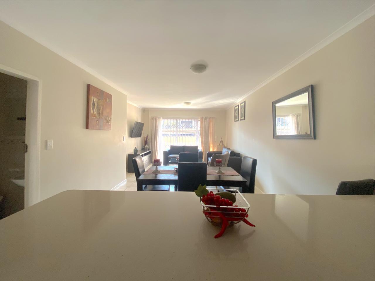 Property photograph 4